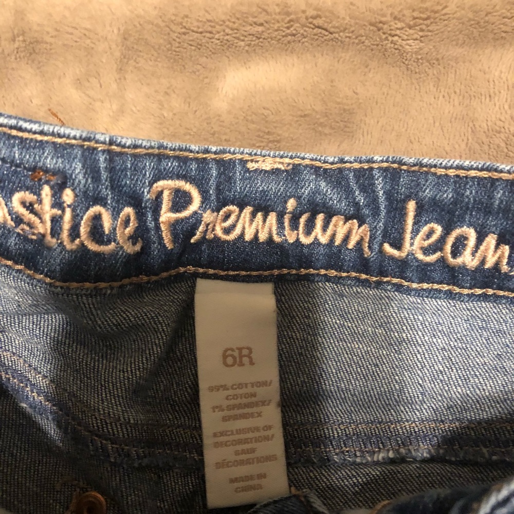 Justice girls distressed denim shorts size 6 - Picture 3 of 4